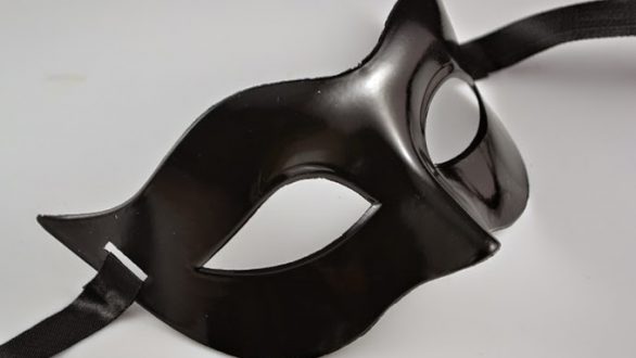 26χρονος αποπειράθηκε να βιάσει δύο κοπέλες φορώντας αποκριάτικη μάσκα