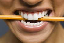 Μπορεί να περάσει ο πονοκέφαλος με ένα μολύβι;