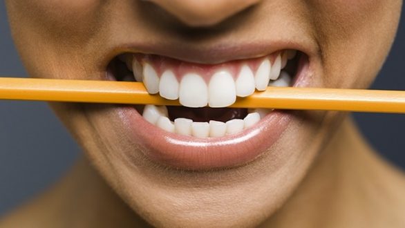 Μπορεί να περάσει ο πονοκέφαλος με ένα μολύβι;