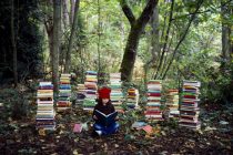 Τα παραμύθια και τα παιδικά βιβλία γιορτάζουν και την Κυριακή στα πεύκα…