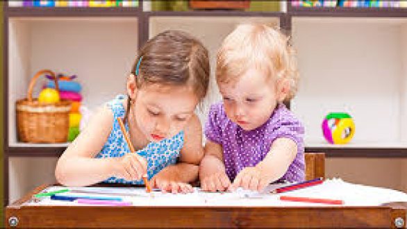 Δωρεάν παιδικοί σταθμοί για όλους με την έγκριση των Θεσμών