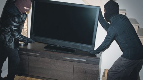 Έκλεψαν τηλεόραση και κατέληξαν στο κρατητήριο