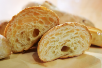 Σέλινο, για να διατηρηθεί το ψωμί περισσότερο!