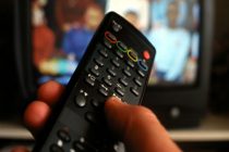 Πως να καθαρίσετε το τηλεκοντρόλ