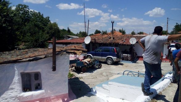 Ορεστιάδα:Αυτοκίνητο βούτηξε σε αυλή στη Ζαρίφη