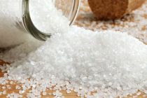 Το αλάτι διώχνει την πιτυρίδα