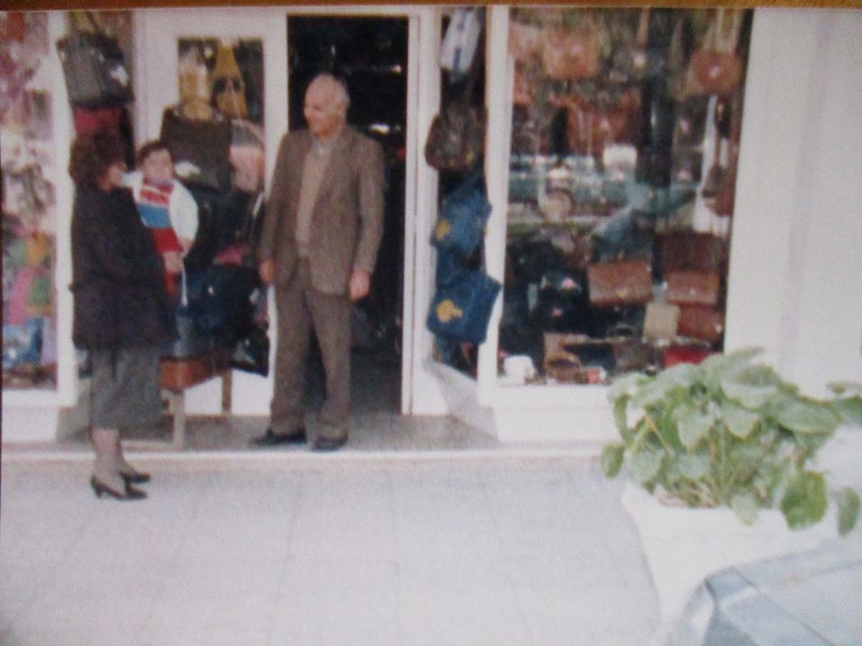 14331547_579597118917365_1451656610_n-1-1