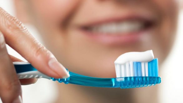 Πόσο καθαρή είναι η οδοντόβουρτσα σας!