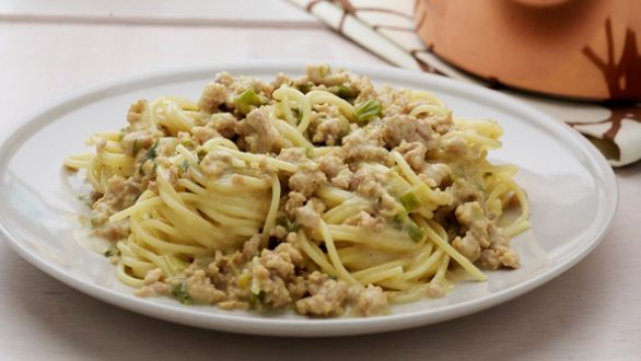 Σπαγγετίνι με κιμά κοτόπουλου