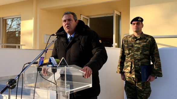 Εξαγορά δανείων στελεχών των Ενόπλων Δυνάμεων ανακοίνωσε ο Καμμένος