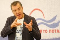 Στην Αλεξανδρούπολη το Σάββατο ο Σταύρος Θεοδωράκης