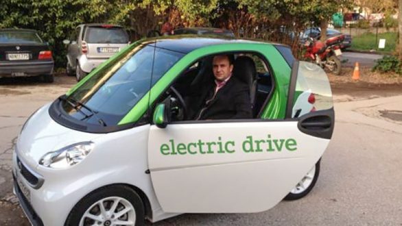 Ο πρώτος “Αυτόνομος Ηλιακός Σταθμός Φόρτισης” Ηλεκτρικών Οχημάτων στην Αλεξανδρούπολη