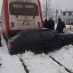 Τρένο παρέσυρε αυτοκίνητο στη Ν. Βύσσα
