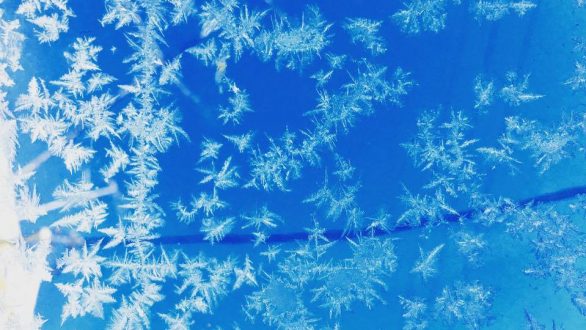 Πως να καθαρίσετε τον πάγο από το παρμπρίζ