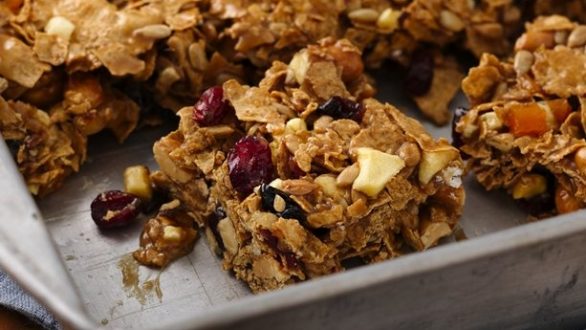 Μπάρες δημητριακών με μελομακάρονα που περίσσεψαν