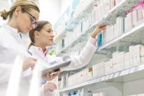 Αμοιβή ένα ευρώ σε φαρμακοποιούς για το κλείσιμο ραντεβού εμβολιασμού