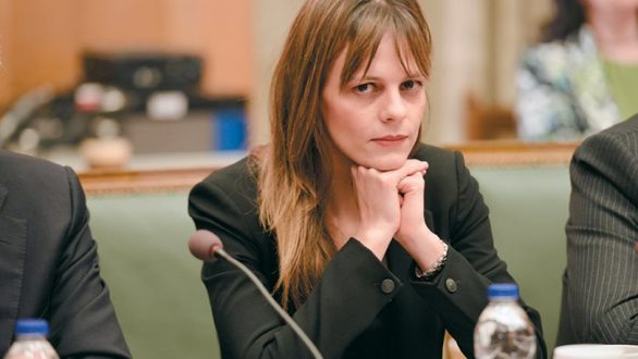 Υποχρεωτική αργία καθιερώνεται η Πρωτομαγιά