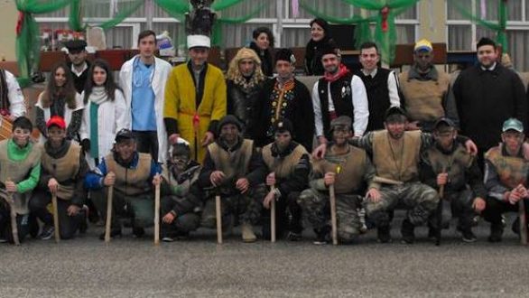 Αναβίωση παραδοσιακού εθίμου “Μπέης” στα Κόμαρα