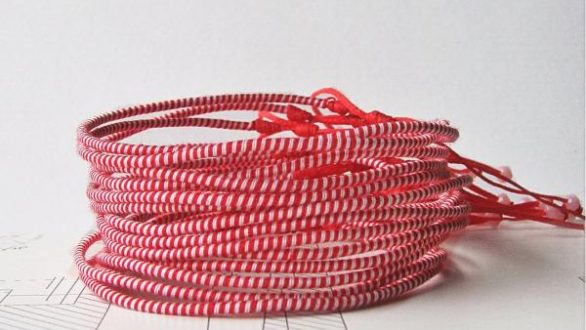 Μάρτης: Πώς θα τον φτιάξετε και γιατί τον φοράμε!