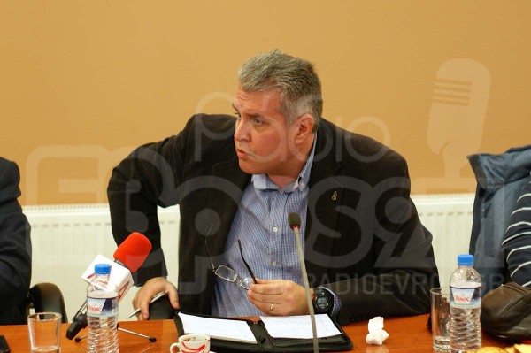 Σταύρος Καβαρατζής