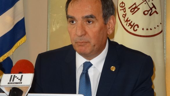 Μηνυτήρια αναφορά Καραμπίνη κατά του Υπουργού Παιδείας