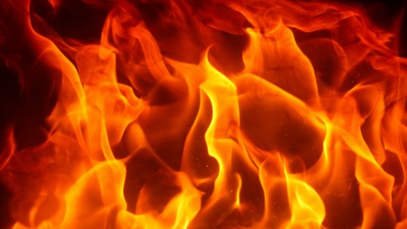 Μοτοσυκλέτα πήρε φωτιά στο Κέντρο της Ορεστιάδας