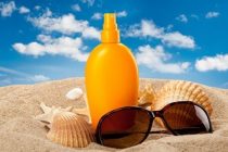 Κάθε πόση ώρα πρέπει να ανανεώνετε το αντηλιακό σας σε πρόσωπο και σώμα