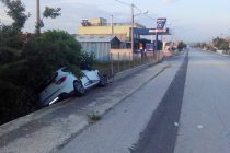 Αυτοκίνητο συγκρούστηκε με τοιχίο στον Προβατώνα