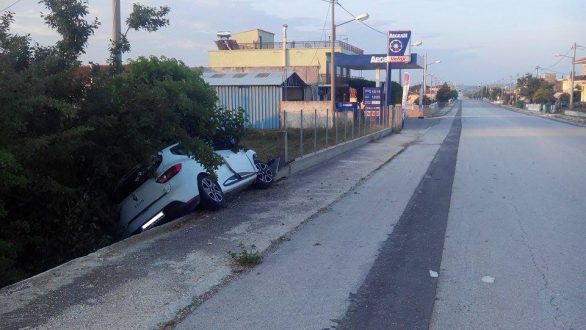 Αυτοκίνητο συγκρούστηκε με τοιχίο στον Προβατώνα