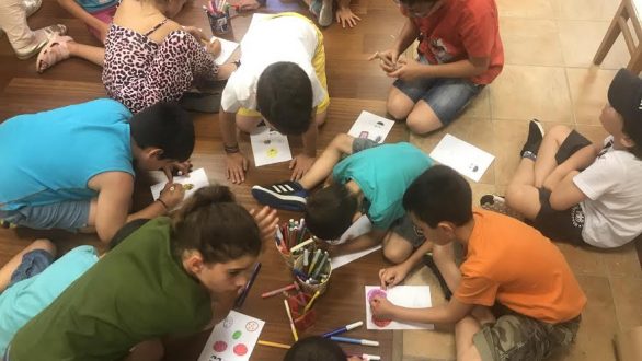 «Από σημείο σε σημείο»: καλοκαιρινή εκστρατεία στην Δημοτική Βιβλιοθήκη Αλεξανδρούπολης