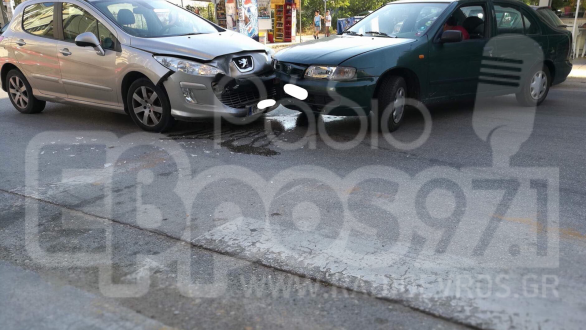 Ορεστιάδα:Σύγκρουση δύο αυτοκινήτων στην οδό Κωνσταντινουπόλεως 