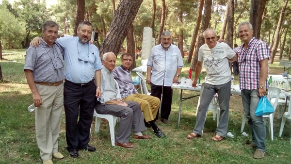 (στη φωτογραφία από αριστερά : Κούκλατζης Νίκος, Μοσχοφίδης Δημήτρης, Μοσκοφίδης Γιώργος, Τσόκογλου Νίκος, Μοσχοφίδης Βασίλης, Αζορίδης Γρηγόρης και Ρυζιώτης Γιώργος.)