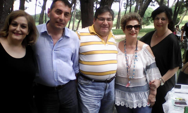 Η Ν.Μοσχοφίδου, ο πρόεδρος του συλλόγου Θ.Λυμπερίδης,ο Β.Κασαπιάν με την σύζυγό του και η κα Ο. Μαυρίδου χαμογελαστή πάντα και αειθαλής...