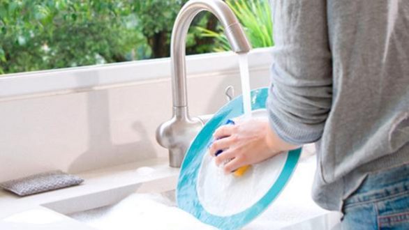 Δείτε τι μπορείτε να κάνετε με το υγρό πιάτων!