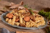 Fusilli με λουκάνικο