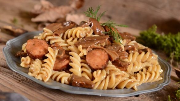 Fusilli με λουκάνικο