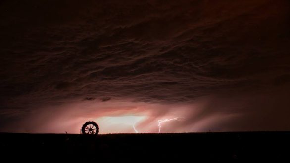 Eπιδείνωση του καιρού με ισχυρές καταιγίδες και ανέμους προβλέπει για σήμερα η ΕΜΥ