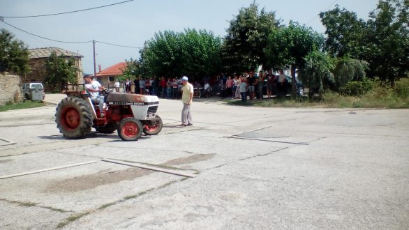 Εξετάσεις για χορήγηση άδειας οδήγησης γεωργικού ελκυστήρα στη Ρούσσα