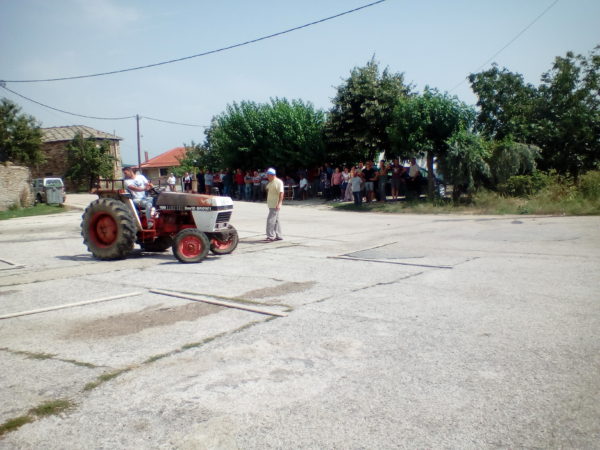 Εξετάσεις για χορήγηση άδειας οδήγησης γεωργικού ελκυστήρα στη Ρούσσα