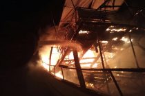 Φωτιά κατέστρεψε το σκάφος “Θεοδώρα” στη Σαμοθράκη