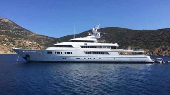 Στη Σαμοθράκη για διακοπές ο πρώην πρωθυπουργός Κώστας Καραμανλής