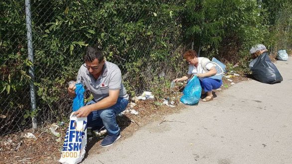 Τούρκοι πολίτες καθάρισαν το δρόμο ανάμεσα στα ελληνοτουρκικά σύνορα