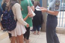 Ενημερωτικά φυλλάδια κυκλοφοριακής αγωγής μοίρασαν οι Αστυνομικοί στους μαθητές της ΑΜΘ