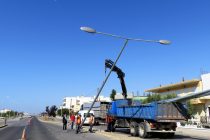 Πενήντα τέσσερις νέοι ιστοί οδικού φωτισμού τοποθετήθηκαν στον Απαλό