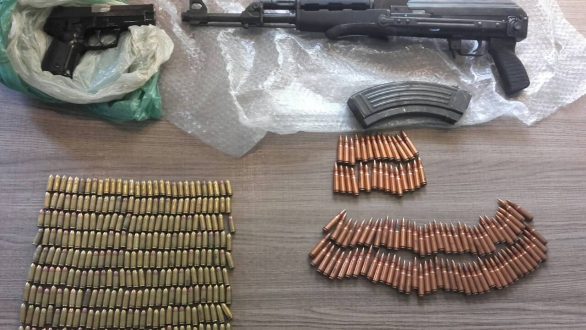 Οπλοστάσιο έκρυβαν επιβάτες ύποπτου αυτοκινήτου στην Αλεξανδρούπολη