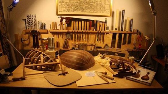 Εργαστήρι κατασκευής μουσικών οργάνων στο ΕΜΘ