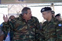 Με τους γονείς των δυο στρατιωτικών συναντήθηκε ο Αρχηγός του ΓΕΣ