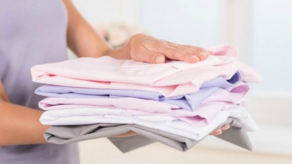 Γιατί πρέπει να σιδερώνουμε τα ρούχα από την ανάποδη πλευρά τους