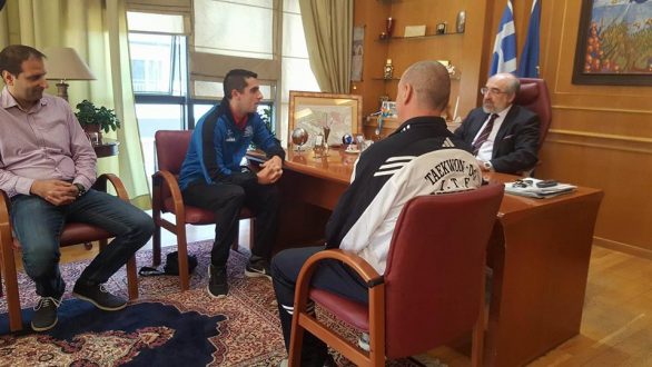 Ο Δήμαρχος Αλεξανδρούπολης βράβευσε τον Παγκόσμιο Πρωταθλητή Tae Kwon Do ITF,Γρηγόρη Ζάχο