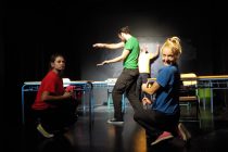 Η παράσταση “Κοιτάζοντας τον ουρανό” ταξιδεύει στην Αλεξανδρούπολη